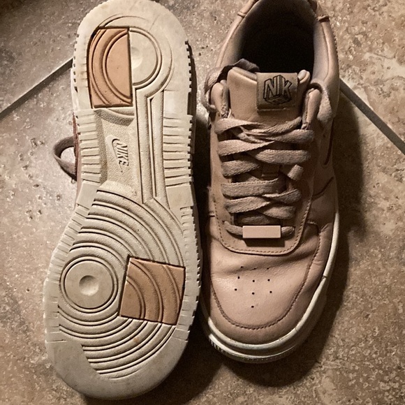 Nike Womens Size 6.5 CK6649 200 Air Force One - Picture 2 of 7